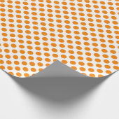 Cadeau Point Polka orange sur papier à envelopper blanc (Coin)