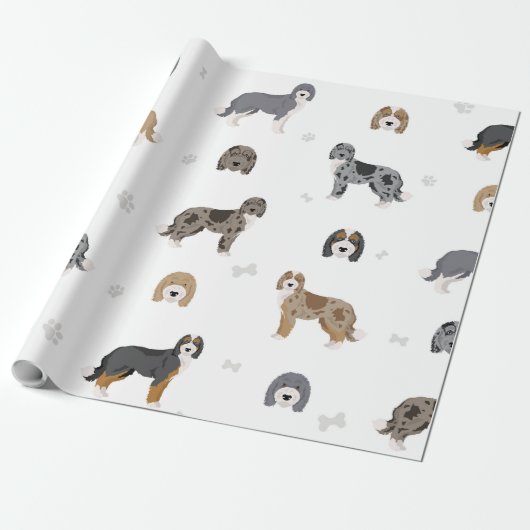 Cadeaupapier met verschillende Doodle-honden (Uitgerold)
