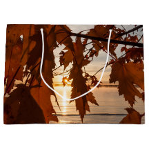 cadeautas met esdoornbladeren