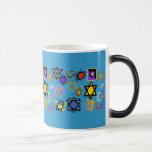 CADEAUX DE CHANUKKAH - MUGS<br><div class="desc">De magnifiques étoiles de David embellissent cette belle tasse de café ou de thé.  11 oz. Grands cadeaux pour les Fêtes. Commandez votre set aujourd'hui !</div>