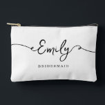 Cadeaux de soubrette de sac de maquillage personna<br><div class="desc">Ces petits sacs réfléchis et élégants font le cadeau parfait pour vos demoiselles d'honneur - une belle façon de montrer votre appréciation pour leur amour et leur soutien. Qu’il s’agisse d’un cadeau pour une fête de mariée, d’une faveur pour une soirée de bachelorette ou d’une proposition pour une femme de...</div>