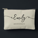 Cadeaux de soubrette de sac de maquillage personna<br><div class="desc">Ces petits sacs réfléchis et élégants font le cadeau parfait pour vos demoiselles d'honneur - une belle façon de montrer votre appréciation pour leur amour et leur soutien. Qu’il s’agisse d’un cadeau pour une fête de mariée, d’une faveur pour une soirée de bachelorette ou d’une proposition pour une femme de...</div>