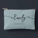 Cadeaux de soubrette de sac de maquillage personna<br><div class="desc">Ces petits sacs réfléchis et élégants font le cadeau parfait pour vos demoiselles d'honneur - une belle façon de montrer votre appréciation pour leur amour et leur soutien. Qu’il s’agisse d’un cadeau pour une fête de mariée, d’une faveur pour une soirée de bachelorette ou d’une proposition pour une femme de...</div>