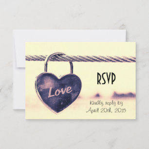 Cadenas d'amour en forme de coeur RSVP attaché à u