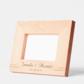 Cadre en bois gravé avec nom de mariage simple (Gauche)