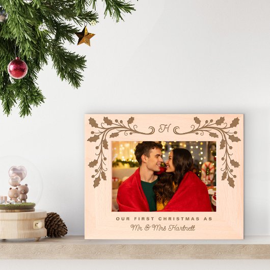 Cadres Gravés Monogram Holly Frame First Christmas as Mr & Mrs