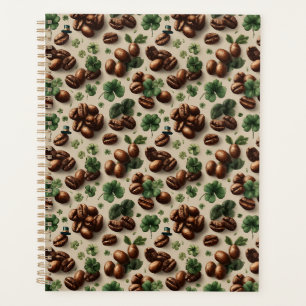 Café de la Saint-Patrick et motif de trèfle