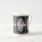 Café Time text avec Flower Image Specialty Mug (Devant droit)