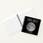 Cahier à thème Lune pleine dans l'espace avec nom (Intérieur)
