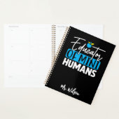 Cahier de l'éducateur de mini-humains – Professeur (Devant avec enveloppe)