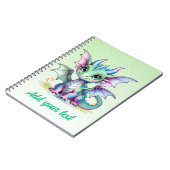 Cahier Dragon Bébé Vert Doux – Nom Personnalisé (Côté gauche)