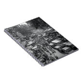 Cahier monochrome de la rue animée du marché (Côté Droit)