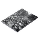 Cahier monochrome de la rue animée du marché (Côté gauche)