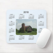 Calendrier 2018 de grange par le tapis de souris (Avec souris)