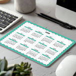 Calendrier annuel complet 2025 Wavy Emerald Green<br><div class="desc">Violet, noir et blanc : un minimum, basique, 12 mois 2025 Calendrier Mousepad avec un arrière - plan blanc propre, une bordure ondulée couleur vert émeraude et des accents noirs élégants. Cette conception offre un look moderne parfait pour votre bureau à domicile, un cadeau réfléchi mais simple pour un collègue,...</div>