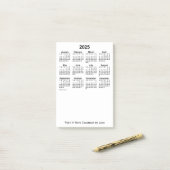 Calendrier blanc 2025 par Janz Post-it Notes (Sur un bureau)