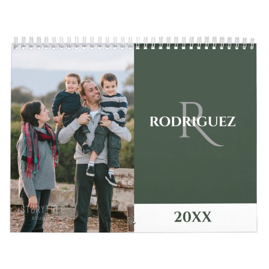 Calendrier Custom Monogram Spanish Green Photo (Protection)
