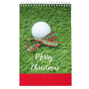 Calendrier de golf avec balle de golf sur herbe ve