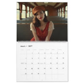 Calendrier Femme rétro vintage dans le train (Mar 2027)