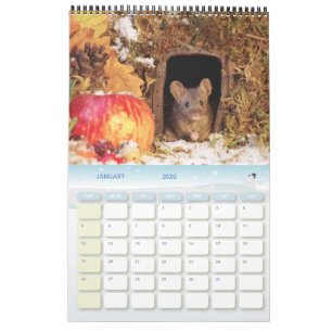 Calendrier George la souris dans une pile de log House calend
