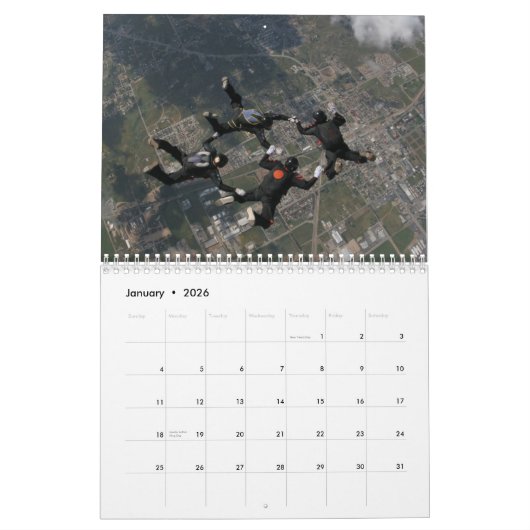 Calendrier Kaléidoscope : Une équipe du parachutisme 4way (Jan 2026)