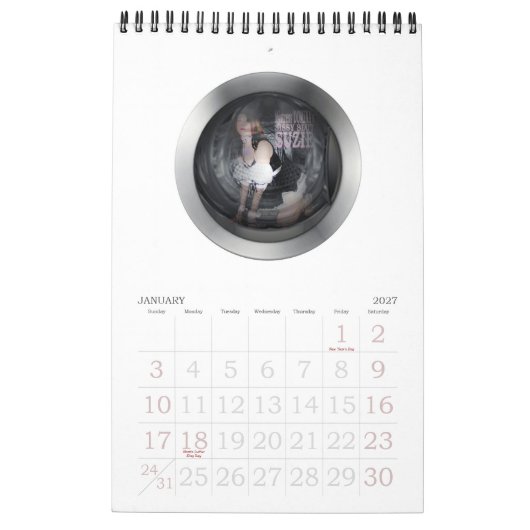 CALENDRIER MURAL DOMESTIQUE DE POULE MOUILLÉE (Jan 2027)