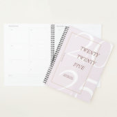 Calendrier Personnalisé Mignon Rose Minimal 2025 P (Devant avec enveloppe)