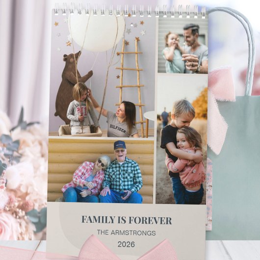 Calendrier Warm Neutral Minimalist Family Photo Collage Wall