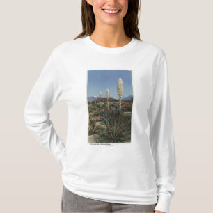 CaliforniaYucca Cacti in Bloom in woestijn T-shirt