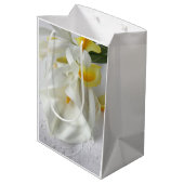 Calla-lelies en iris medium cadeauzakje (Achterkant Gekanteld)