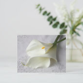 calla lilies on linen uitnodiging (Staand voorkant)