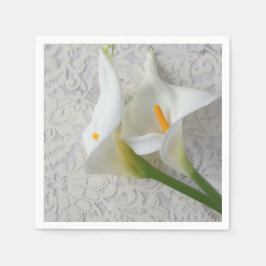 Calla lilies op witte texturen servet