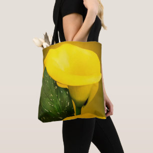 Calla Lily Bright Yellow Leaves Bokeh Draagtas