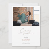 Calligrafie Chic Pastel Komt Er Soon Zwangerschaps Kaart (Voorkant)