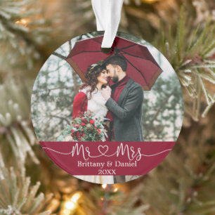 Calligrafie Heart Mr. en Mrs Wedding Burgundy Ornament