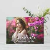 Calligrafie Ink Pen Script Foto Afstuderen Aankondiging (Staand voorkant)