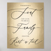Calligrafiescript Gold Pick A Seat Weddenschap Poster (Voorkant)