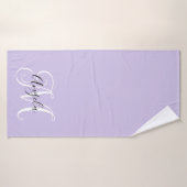 Calligraphie Féminine Monogramme Lavande Pâle (Serviette de bain)