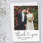 Calligraphie moderne Mariage de photo cardiaque<br><div class="desc">Moderne minimaliste Simple Calligraphie Script Mariage de coeur Mariée et Carte de remerciements photo de chambre</div>