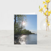 Calme anse sur le lac, carte blanche (Fleur jaune)