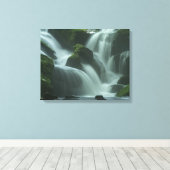 Calming waterval canvas afdruk (Insitu (Houten vloer))
