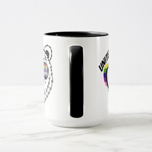 Camarillo Pride 2025 Mama Bear Mug (Poignée)