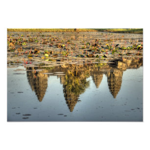 Cambodia, Angkor Wat. Weerkaatsing van tempel Foto Afdruk