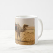 Camel in de woestijn koffiemok (Voorkant rechts)