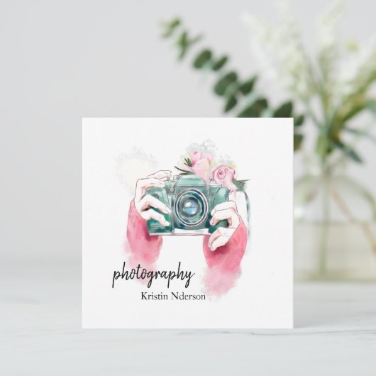 Caméra Aquarelle Avec Invitation Rose (Debout devant)