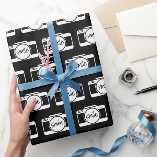 Camera met glimlach-tekst cadeaupapier (Geschenken)