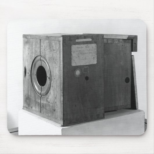 Camera van Joseph Nicephore Niepce, c.1816-22 Muismat (Voorkant)