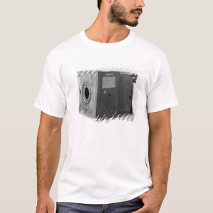 Camera van Joseph Nicephore Niepce, c.1816-22 T-shirt