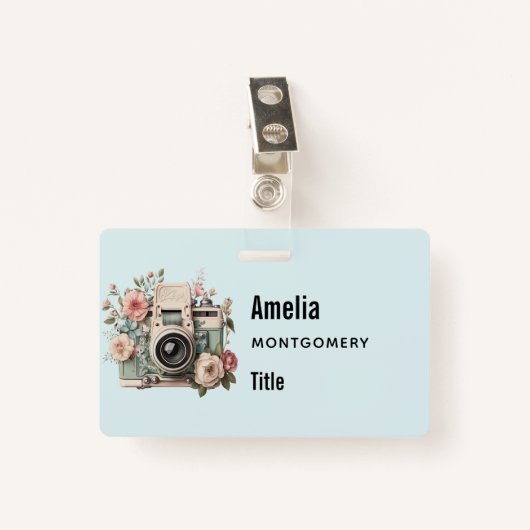 Camera with Flowers Retro Pastel Image Badge (Voorkant met clip)