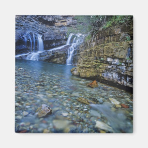 Cameron Falls in Waterton Lakes National Park in 2 Magneet